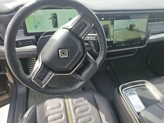 2022 Rivian R1S - Image 4 of 7