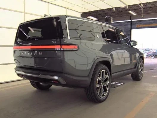 2022 Rivian R1S - Image 3 of 7