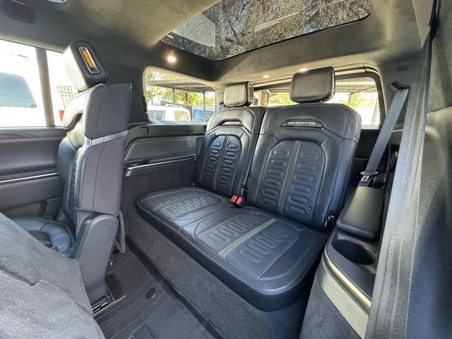 2022 Rivian R1S - Image 21 of 21