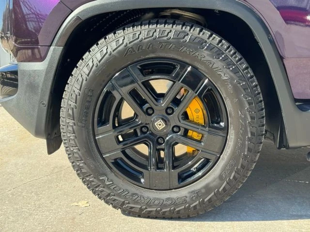 2022 Rivian R1S - Image 19 of 21