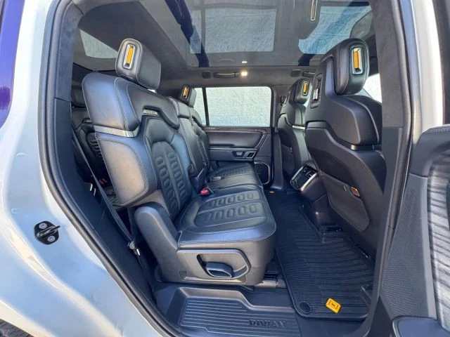 2022 Rivian R1S - Image 15 of 21
