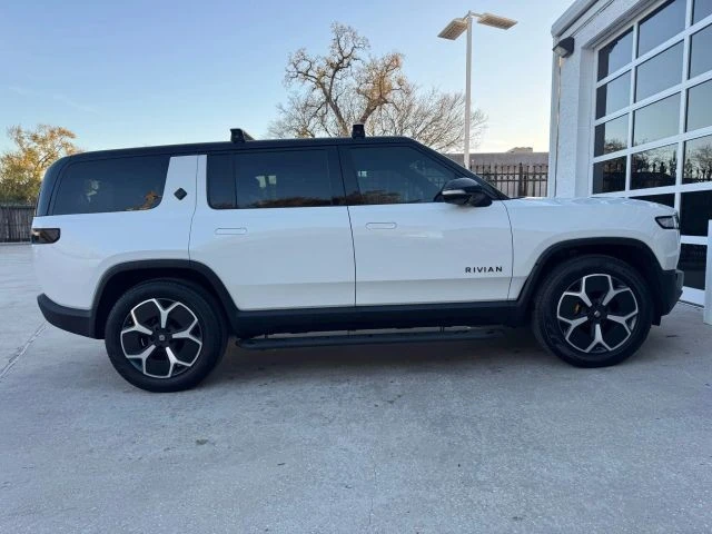 2022 Rivian R1S - Image 20 of 21