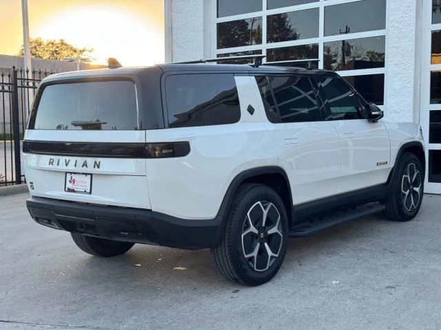 2022 Rivian R1S - Image 15 of 21