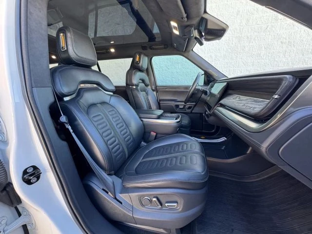 2022 Rivian R1S - Image 13 of 21