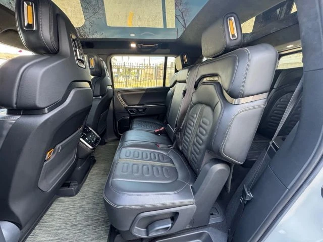 2022 Rivian R1S - Image 20 of 21