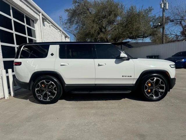 2022 Rivian R1S - Image 19 of 21
