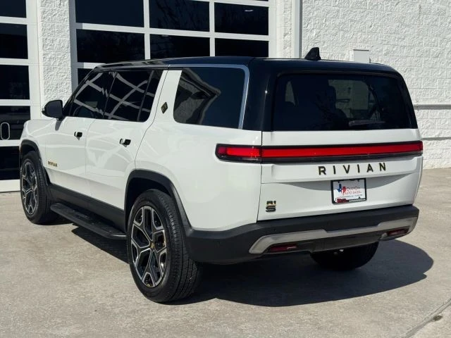 2022 Rivian R1S - Image 10 of 21