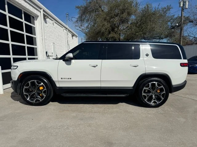 2022 Rivian R1S - Image 21 of 21