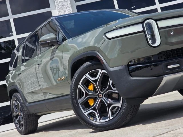 2022 Rivian R1S - Image 12 of 21