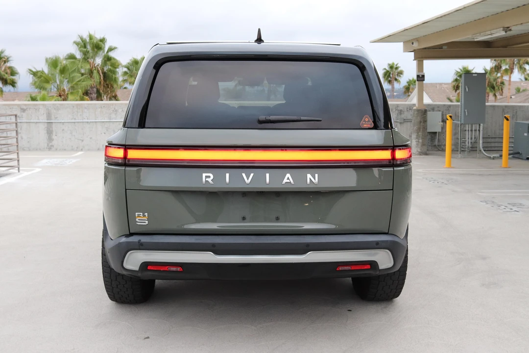 2022 Rivian R1S - Image 11 of 21