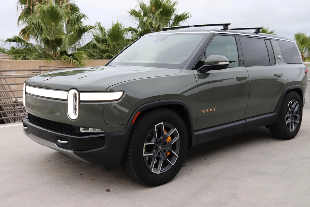 2022 Rivian R1S - Image 8 of 21