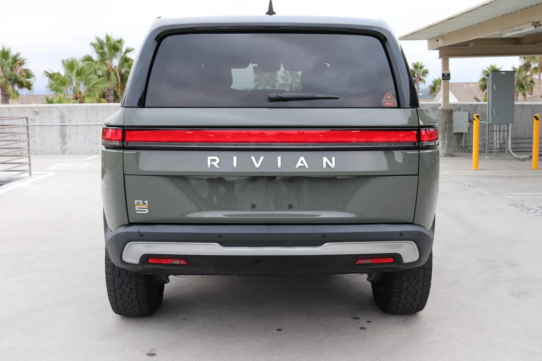 2022 Rivian R1S - Image 12 of 21