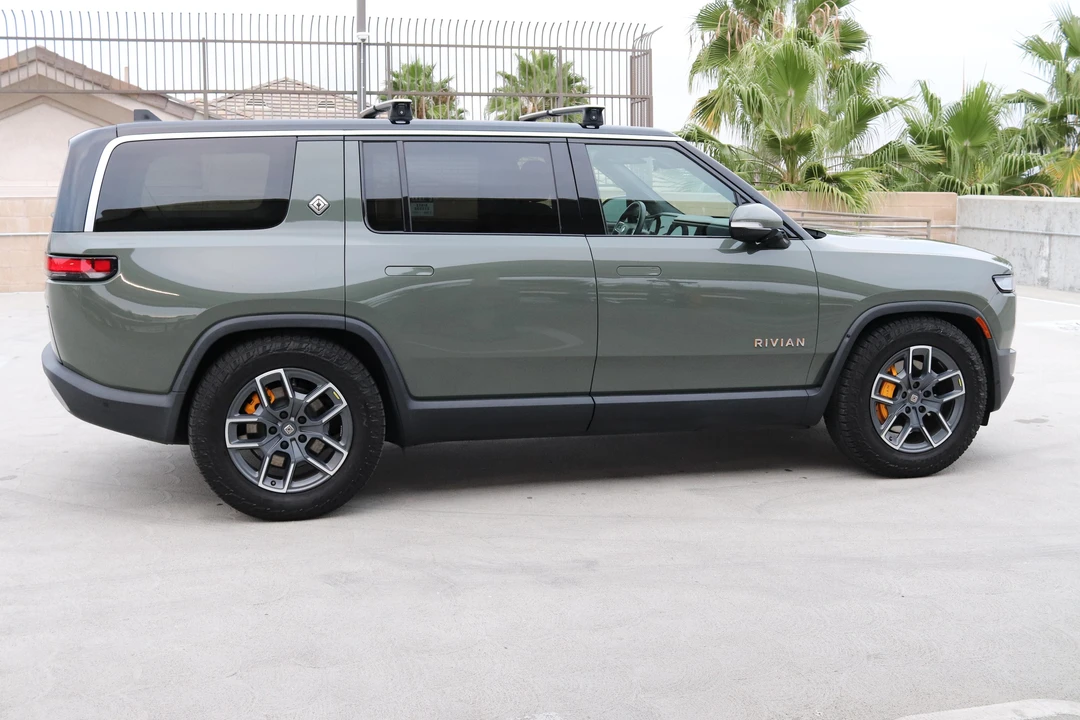 2022 Rivian R1S - Image 14 of 21