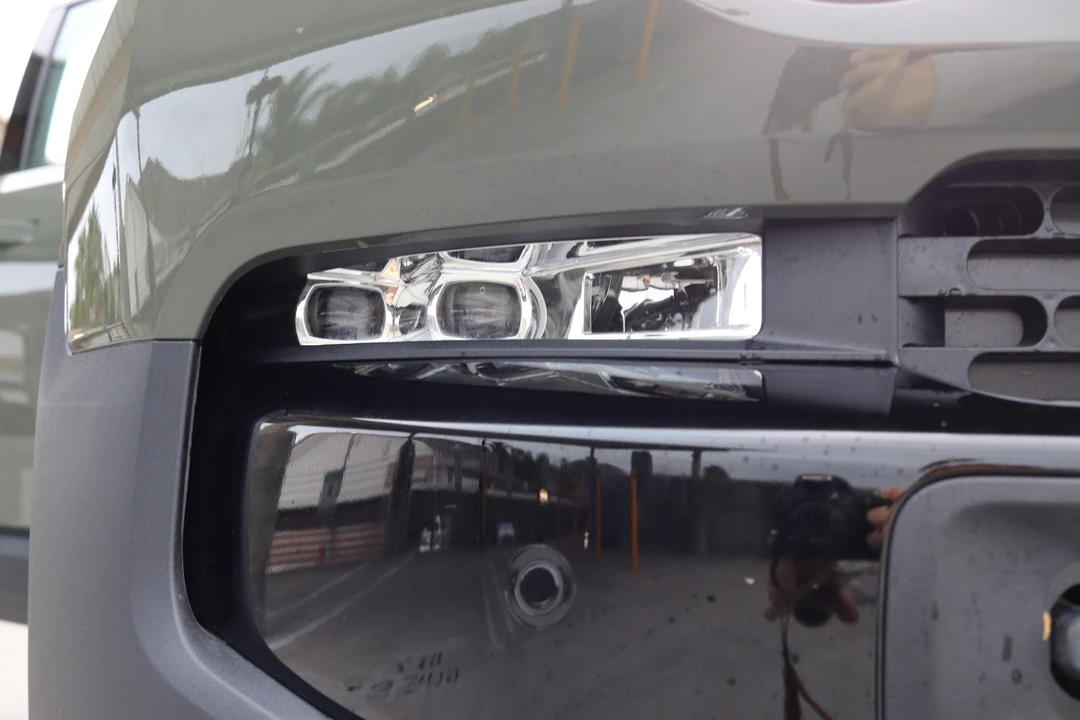 2022 Rivian R1S - Image 20 of 21