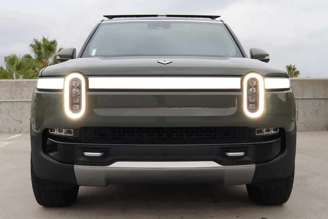 2022 Rivian R1S - Image 2 of 21