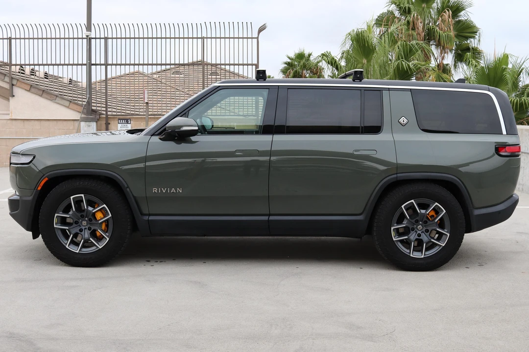 2022 Rivian R1S - Image 3 of 21
