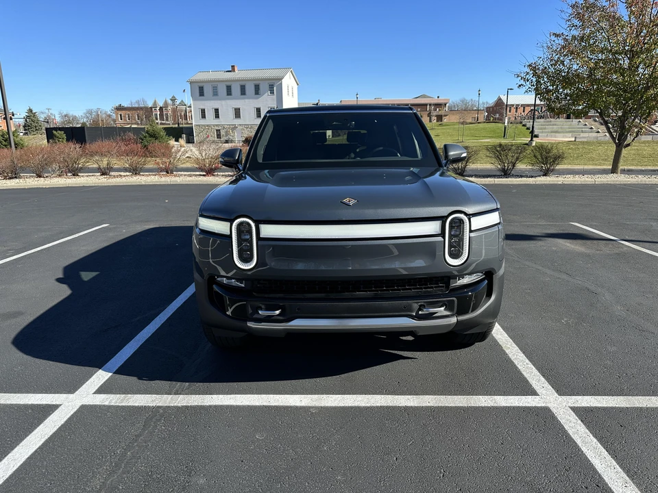 2022 Rivian R1S - Image 6 of 31