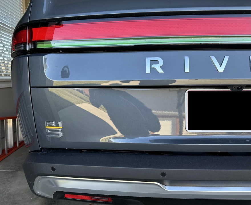 2022 Rivian R1S - Image 21 of 31