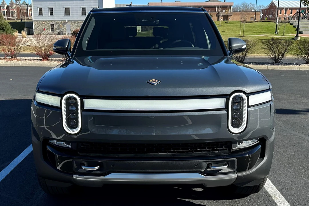 2022 Rivian R1S - Image 3 of 31