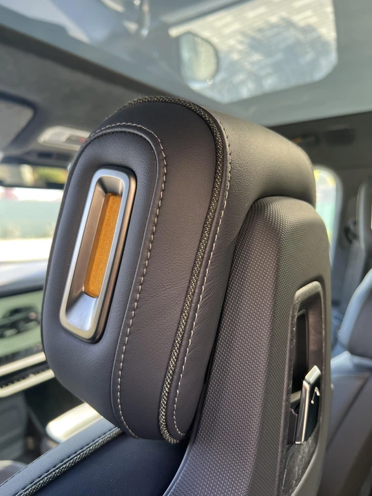 2022 Rivian R1S - Image 26 of 31