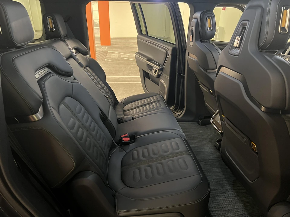 2022 Rivian R1S - Image 29 of 31
