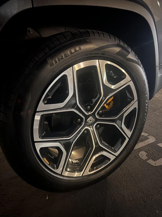 2022 Rivian R1S - Image 19 of 31