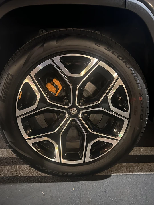2022 Rivian R1S - Image 20 of 31