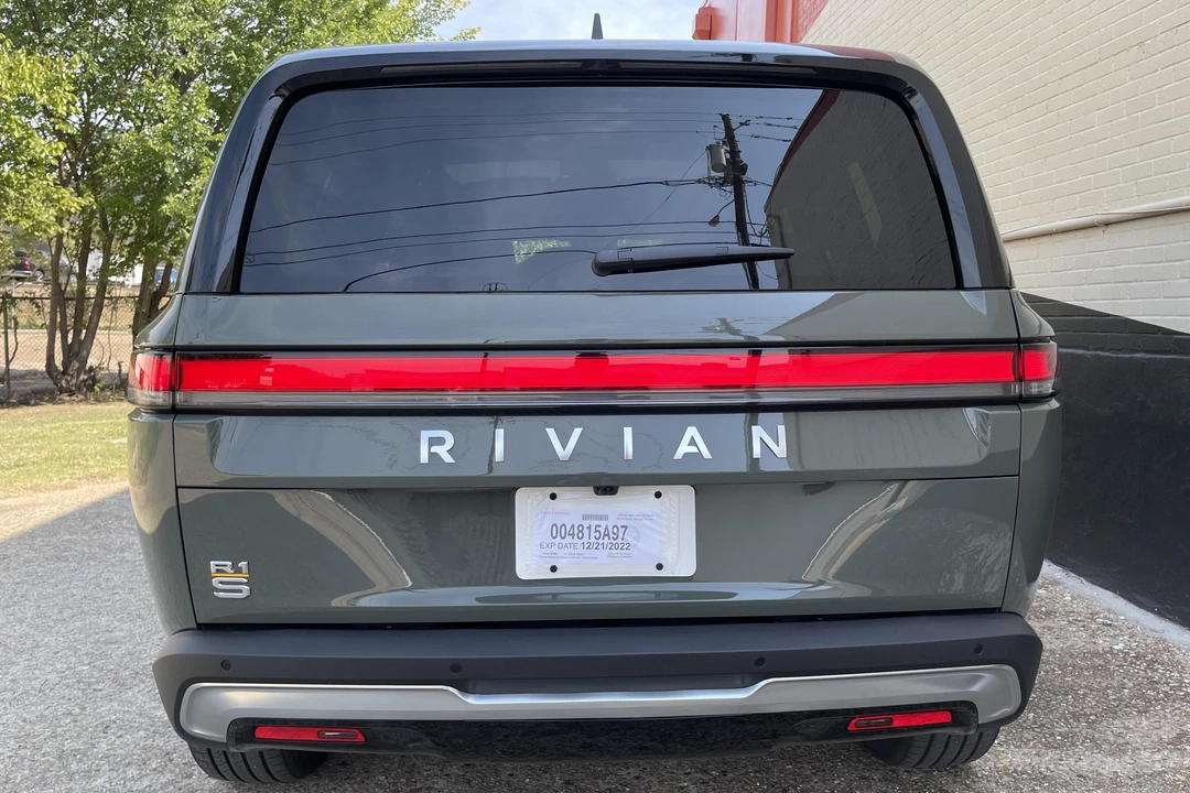 2022 Rivian R1S - Image 5 of 31
