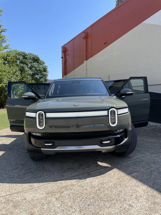2022 Rivian R1S - Image 8 of 31