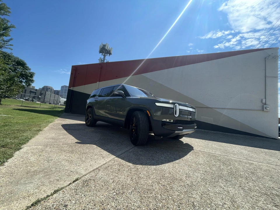 2022 Rivian R1S - Image 14 of 31