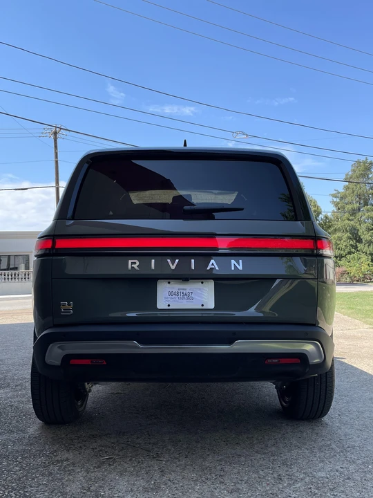 2022 Rivian R1S - Image 11 of 31