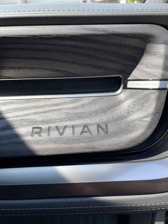 2022 Rivian R1S - Image 31 of 31