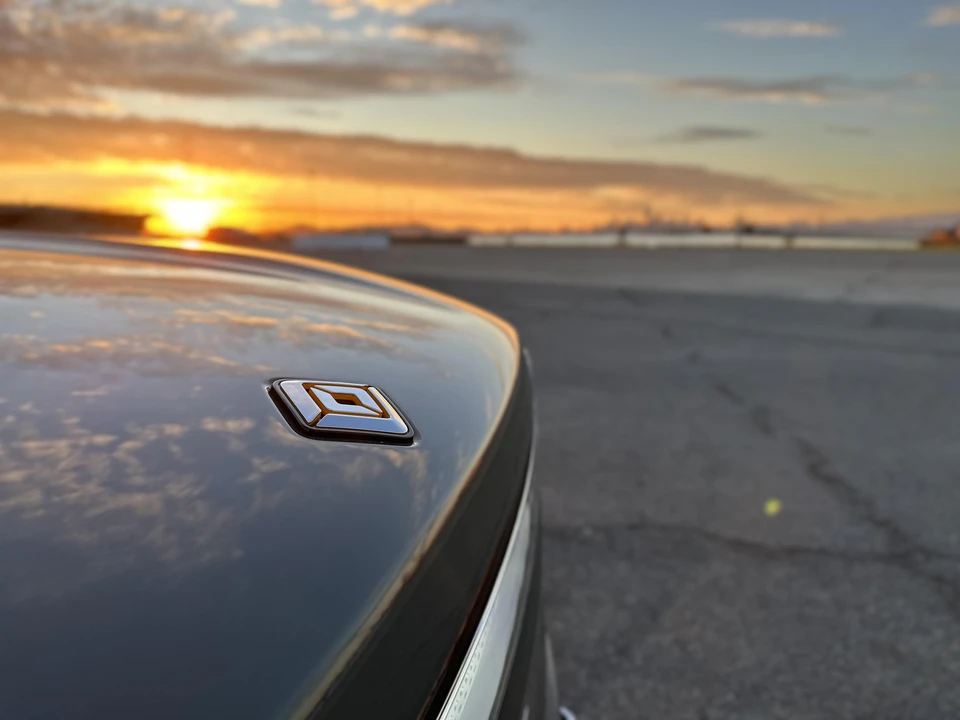 2022 Rivian R1S - Image 16 of 27