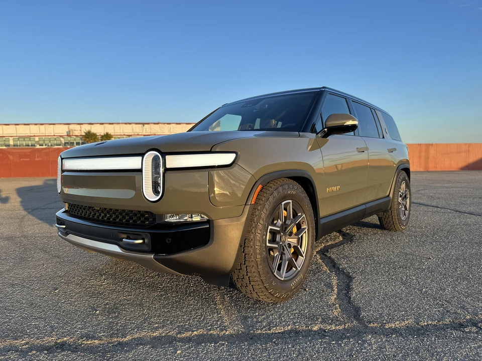 2022 Rivian R1S - Image 8 of 27