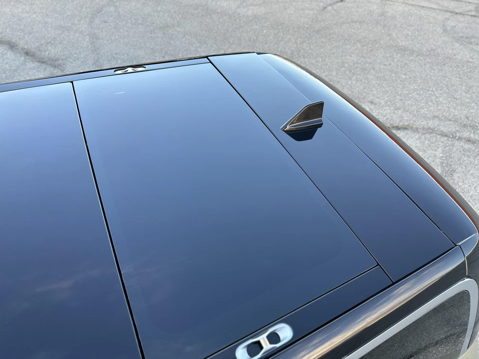2022 Rivian R1S - Image 19 of 27
