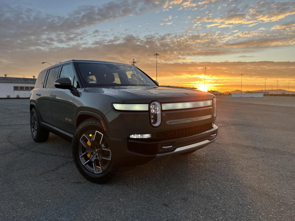 2022 Rivian R1S - Image 13 of 27