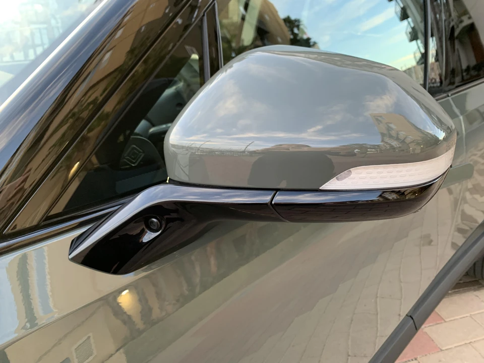 2022 Rivian R1S - Image 31 of 31