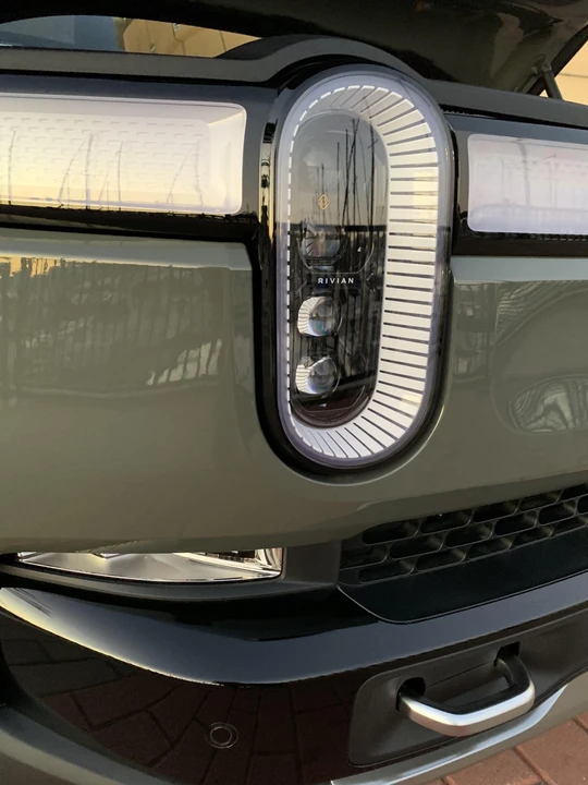 2022 Rivian R1S - Image 21 of 31