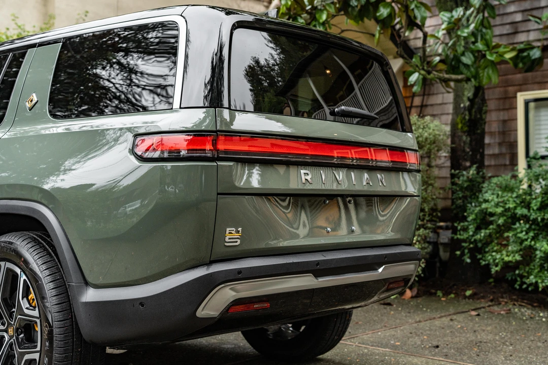 2022 Rivian R1S - Image 20 of 31