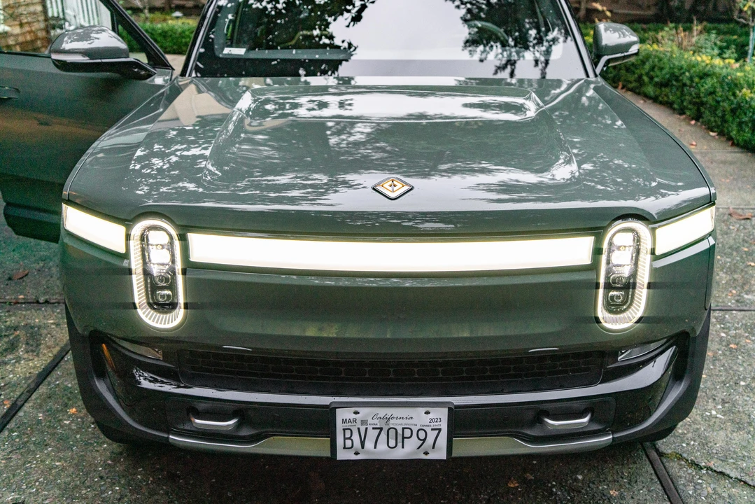 2022 Rivian R1S - Image 10 of 31
