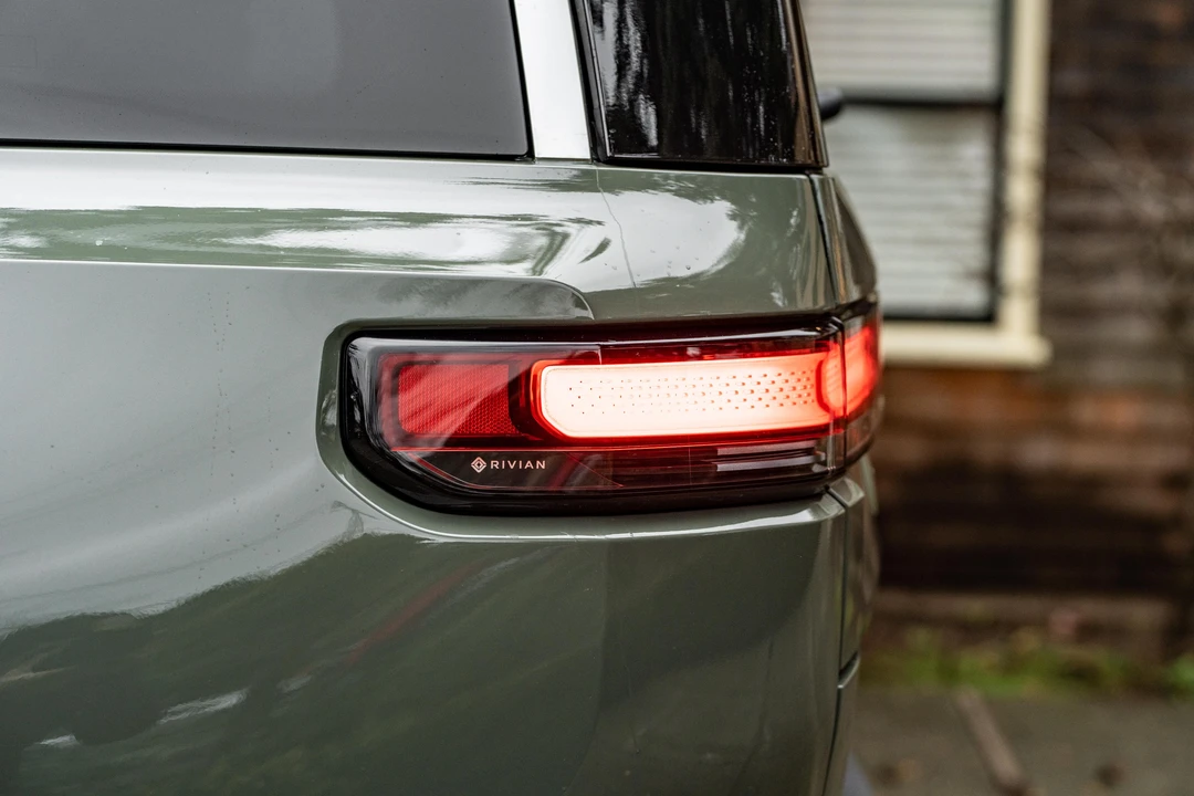 2022 Rivian R1S - Image 19 of 31