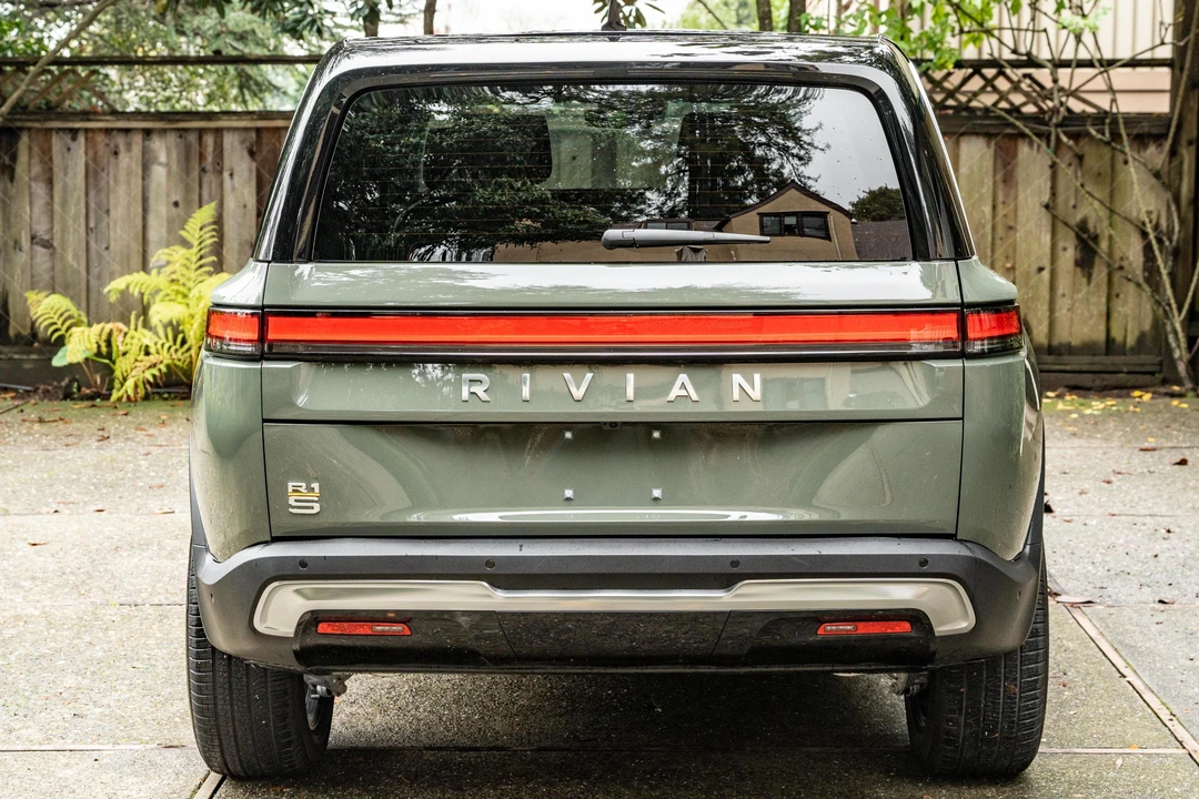 2022 Rivian R1S - Image 5 of 31