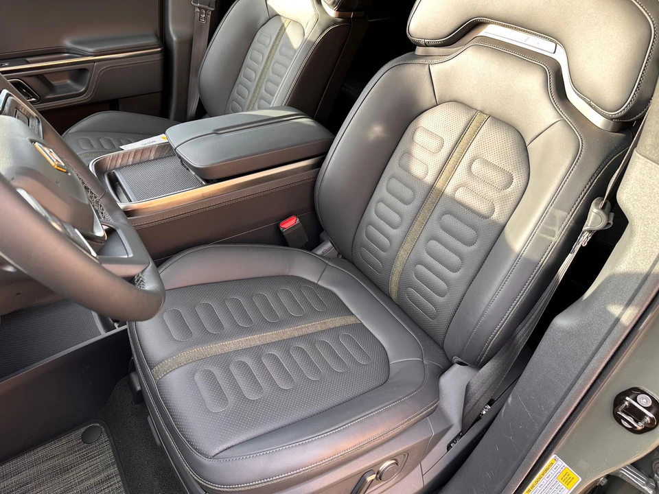2022 Rivian R1S - Image 31 of 31