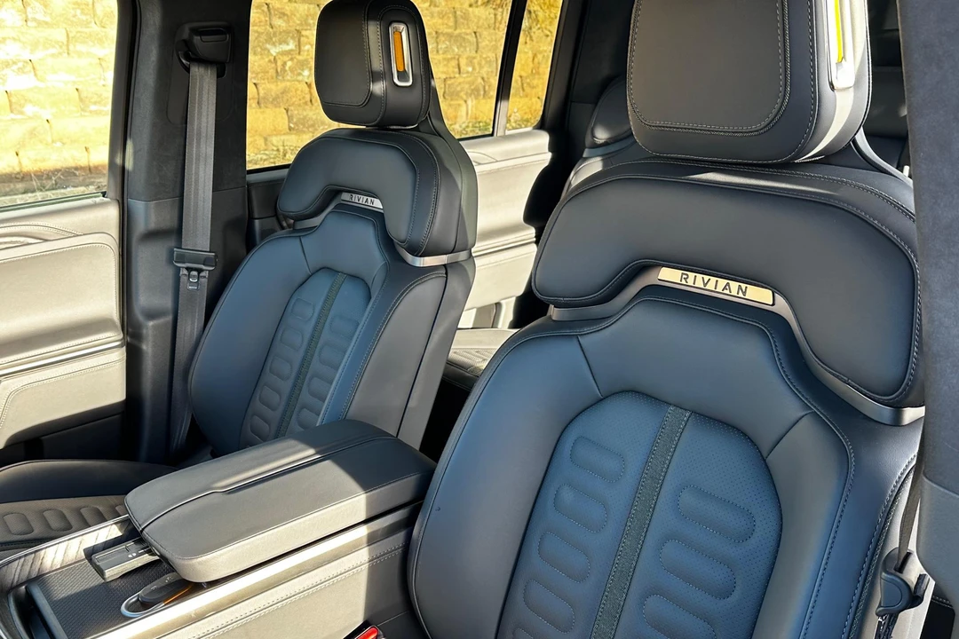 2022 Rivian R1S - Image 26 of 31