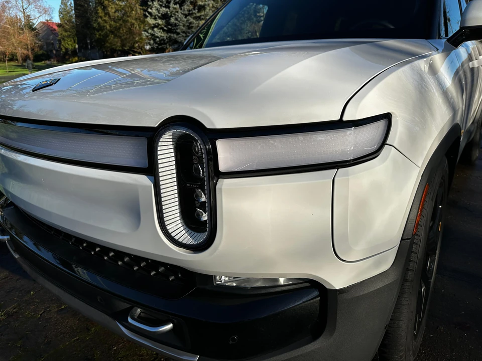 2022 Rivian R1S - Image 15 of 31