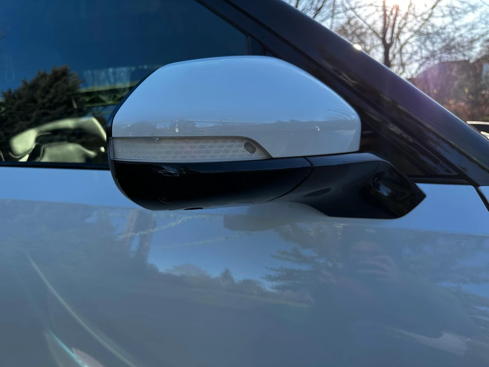 2022 Rivian R1S - Image 26 of 31