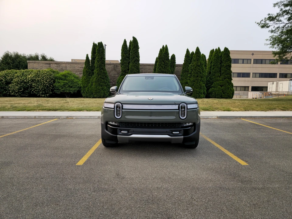 2022 Rivian R1S - Image 6 of 31