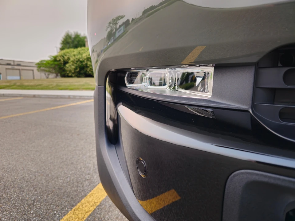 2022 Rivian R1S - Image 12 of 31