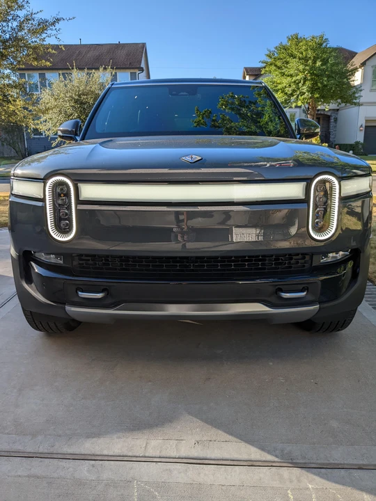 2022 Rivian R1S - Image 9 of 31