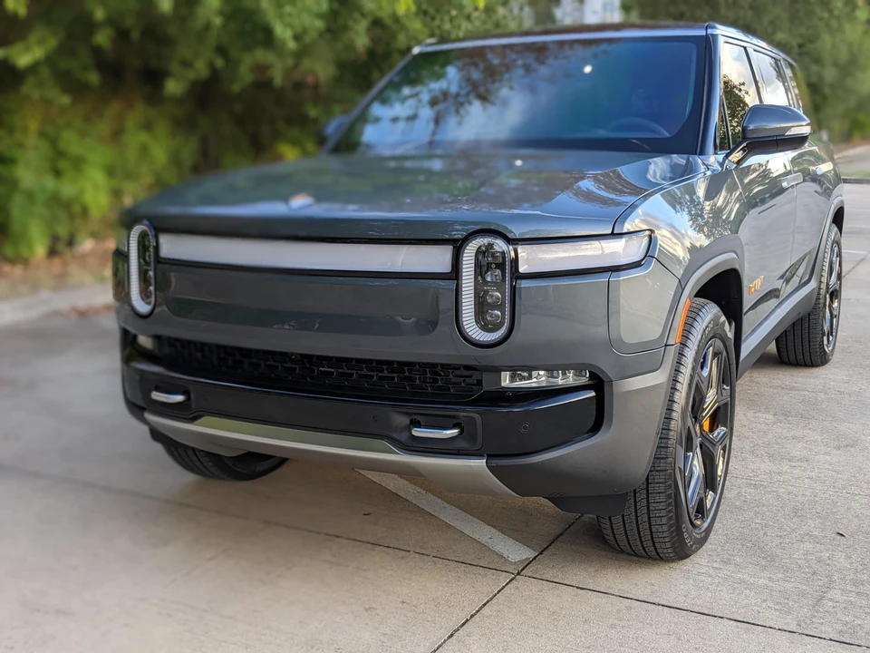 2022 Rivian R1S - Image 10 of 31